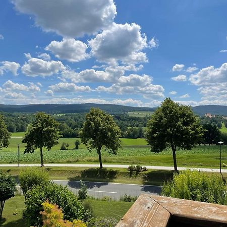 Ferienwohnungen Am Kirchberg Kapplblick Neualbenreuth Bagian luar foto