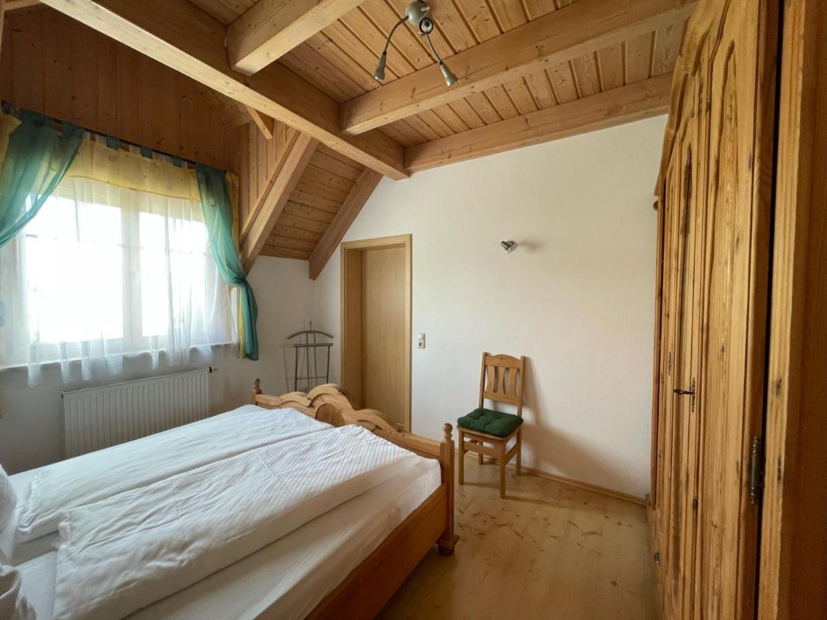 Ferienwohnungen Am Kirchberg Kapplblick Neualbenreuth Bagian luar foto