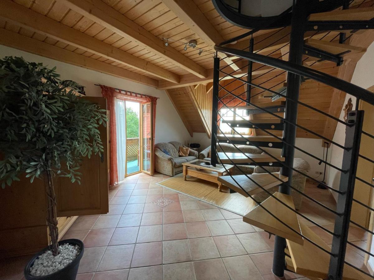 Ferienwohnungen Am Kirchberg Kapplblick Neualbenreuth Bagian luar foto